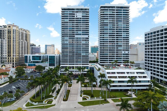 Foto del edificio - 525 S Flagler Dr
