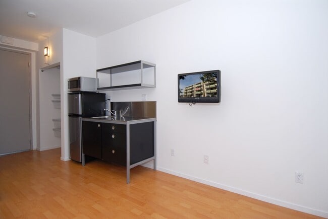 Interior Photo - Aqua Courtyard Suites