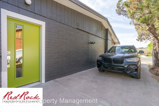 Foto del edificio - 4 br, 3 bath House - 554 W 500 N