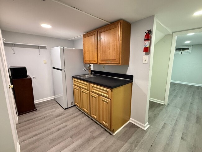 Building Photo - Private Lower-Level Living Space Near Georgetown