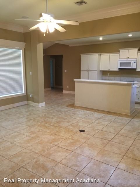 Building Photo - 3 br, 2 bath House - 314 N. Lake Pointe Dr.