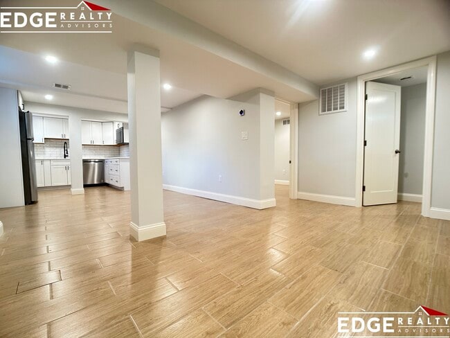 Building Photo - 7 Trapelo St