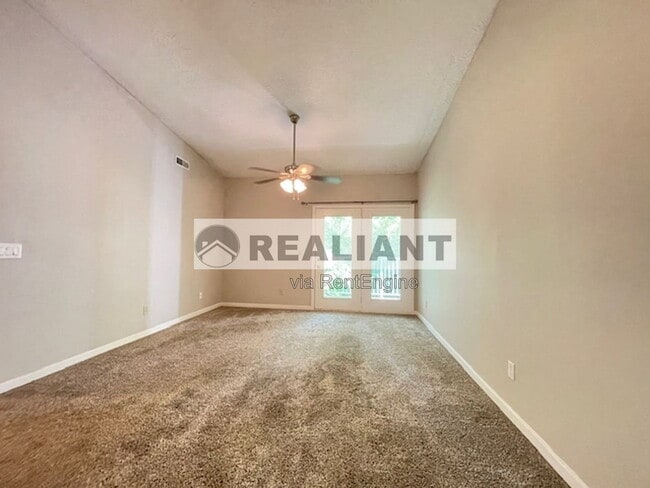 Building Photo - 412 Marian Ln