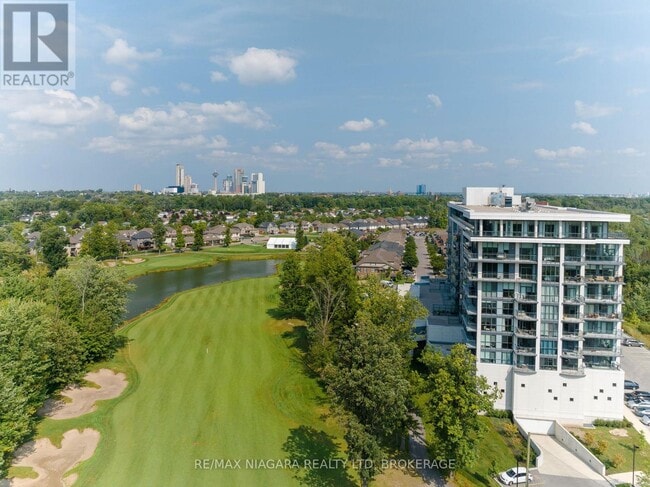 Building Photo - 7711-7711 Green Vista Gate