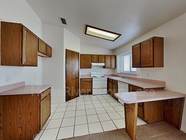 Building Photo - 1260 College Ln