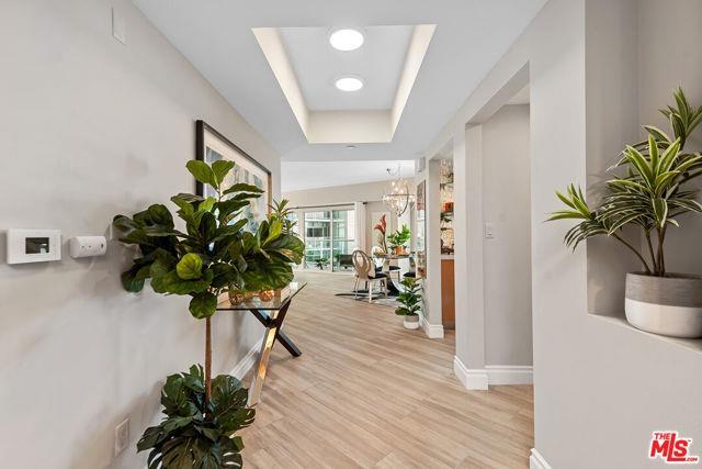 Building Photo - 13600 Marina Pointe Dr