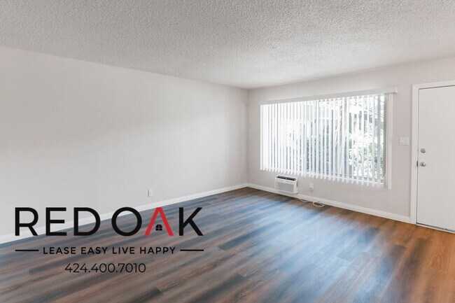 Foto del edificio - Bright One Bedroom with Tons of Natural Li...