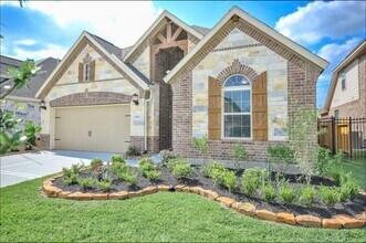 Building Photo - 7438 Bethpage Ln