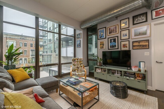 Foto del edificio - 660 W Wayman St