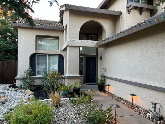 Building Photo - Charming 4 Bedroom Ridgeview Large Lot Home!