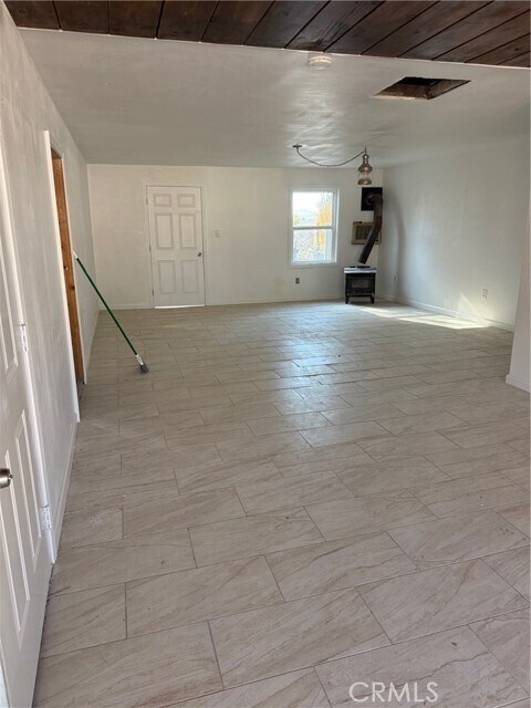 Foto del edificio - 16100 Navajo Rd