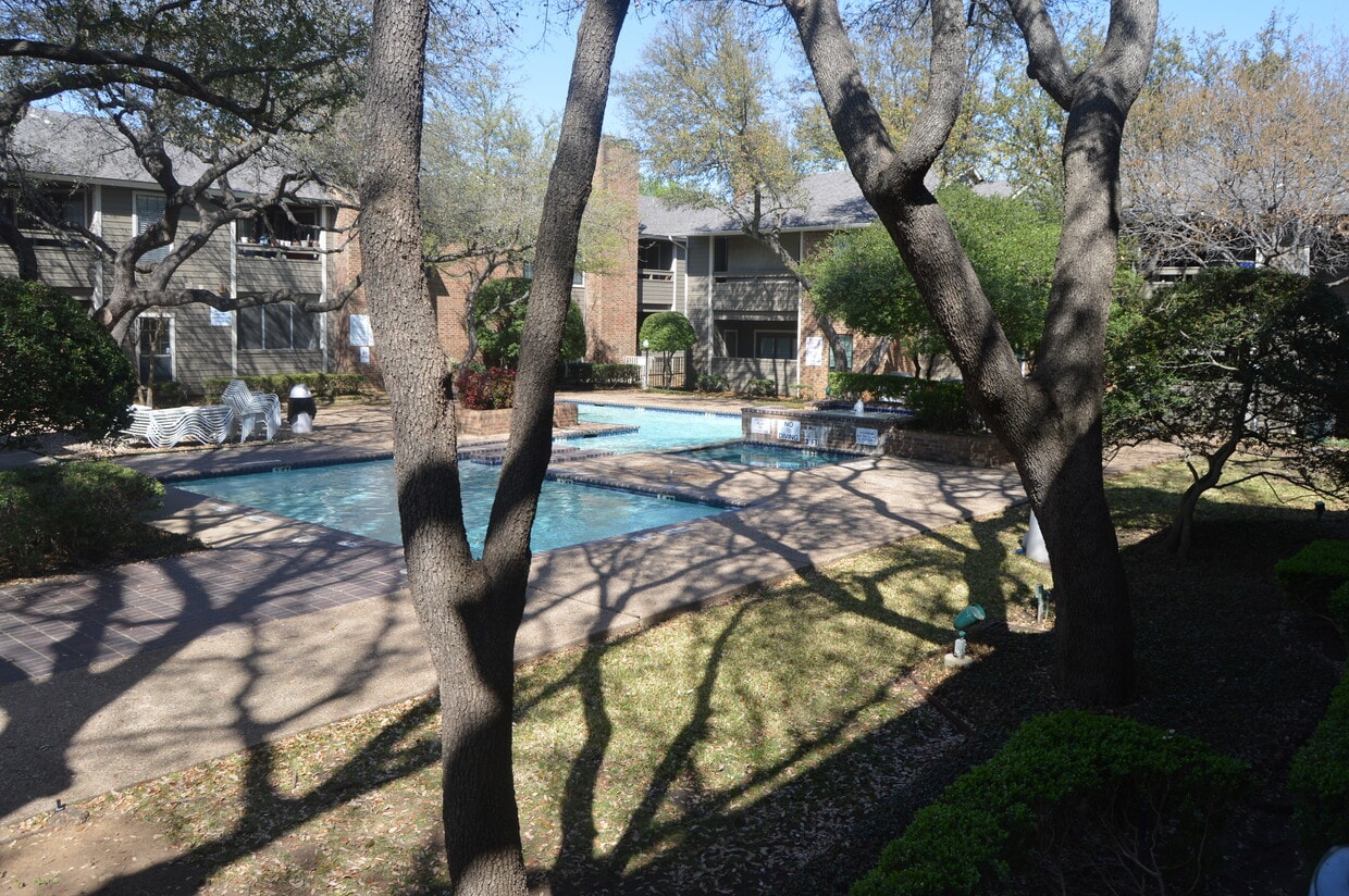 1207 Quail Valley Ln Unit 135, Arlington, TX 76011 Condo for Rent in