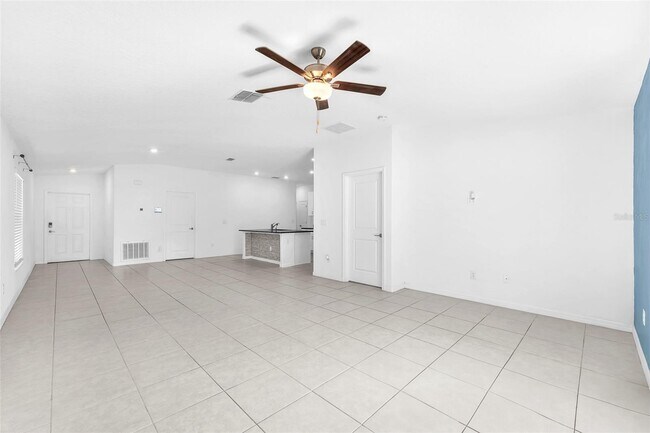 Foto del edificio - 5518 Blue Azure Dr