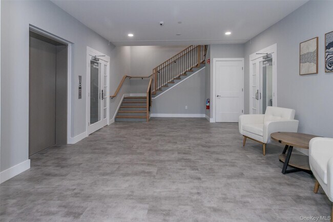 Foto del edificio - 124 S Main St