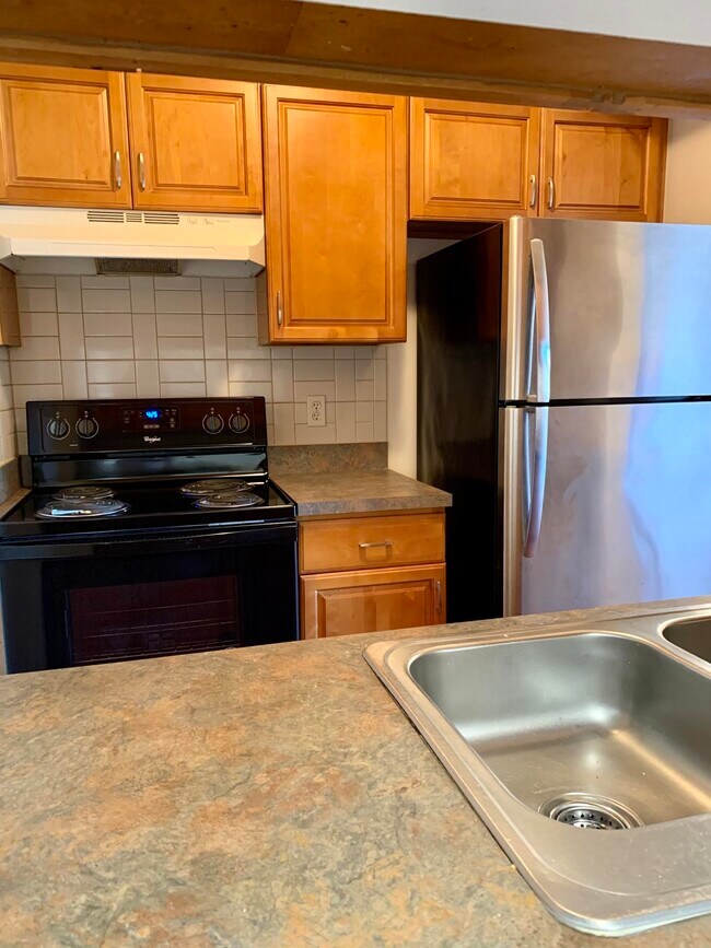 Building Photo - 1814 Abbey Rd