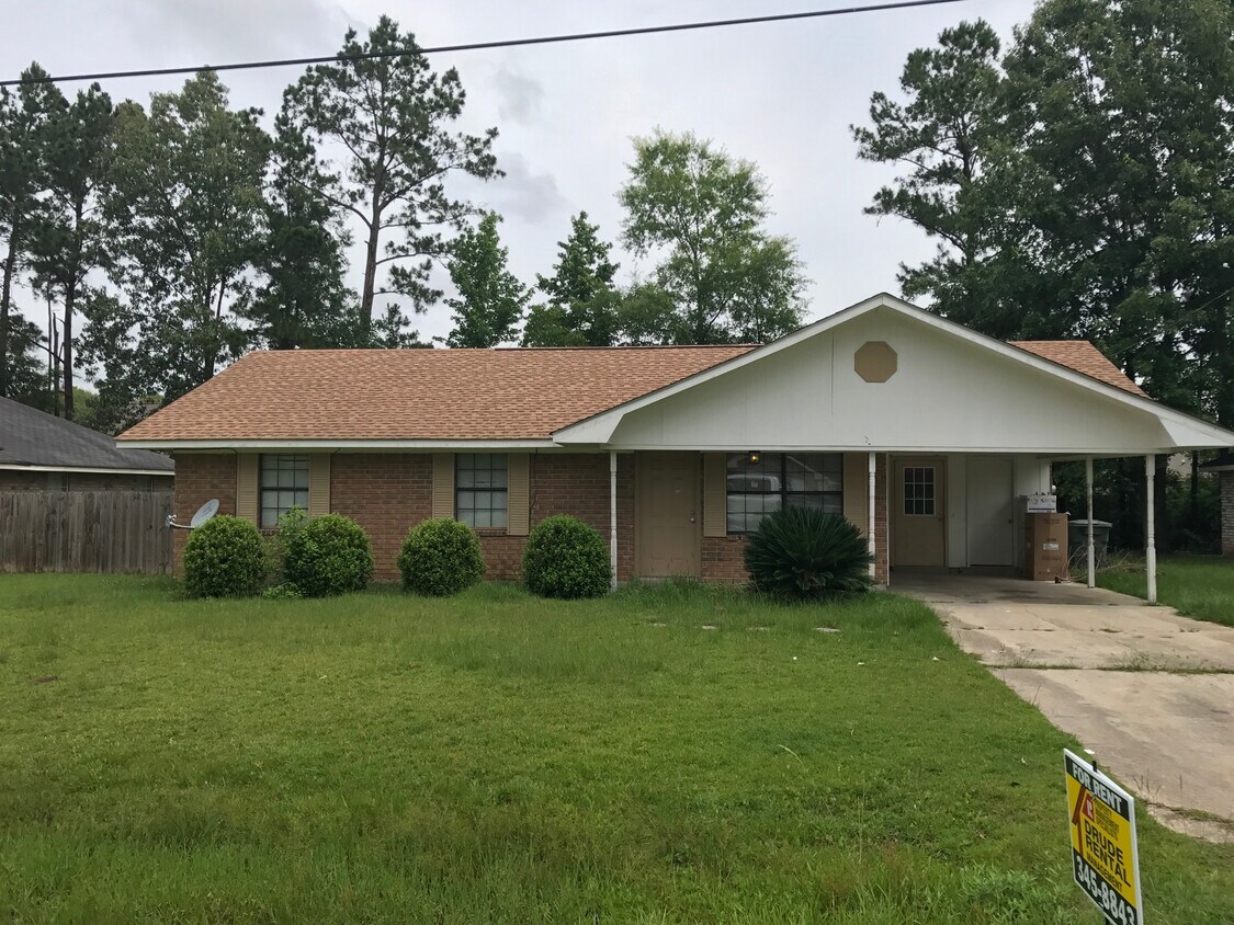 Primary Photo - 14193 Lindsay Dr