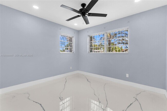 Foto del edificio - Northwest 196th Street, Miami, FL 33169 - 4 BR 2 BA house