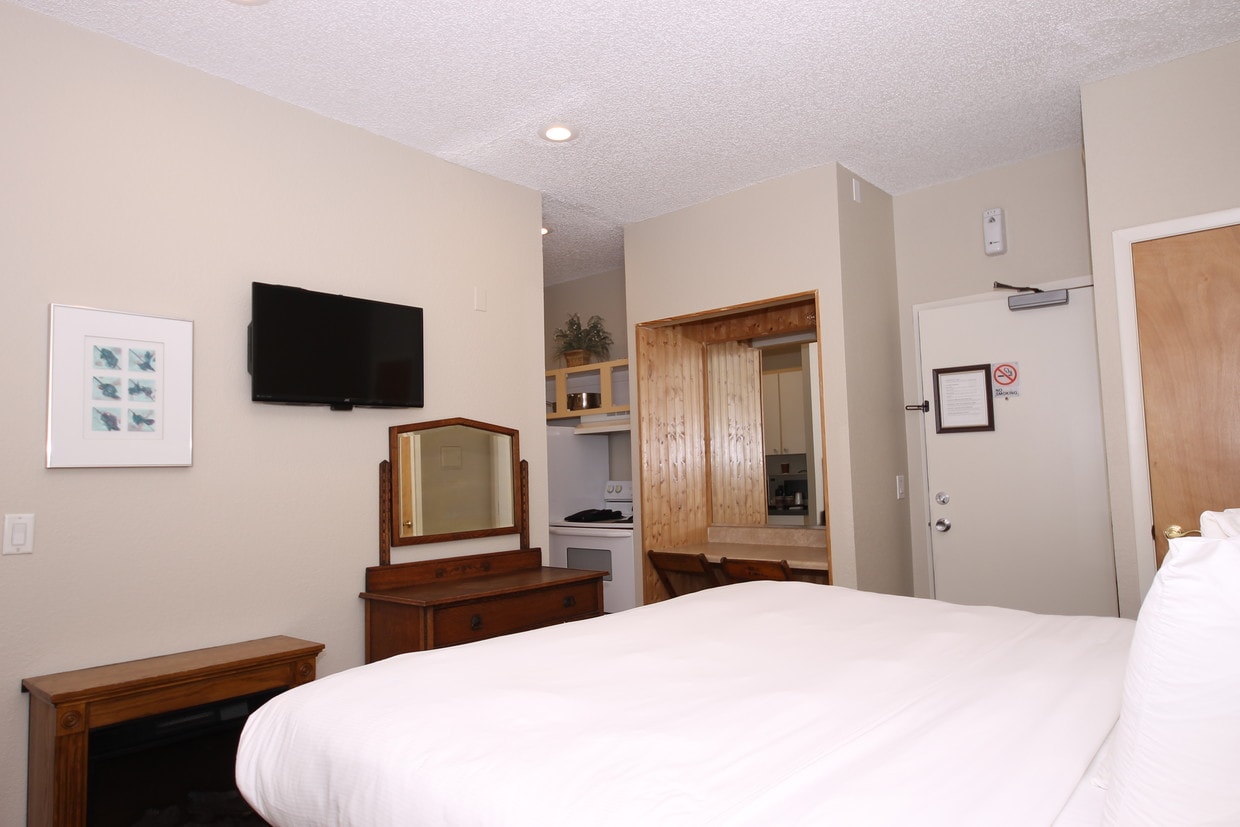 Main Room - 2105 Bristol W Ave