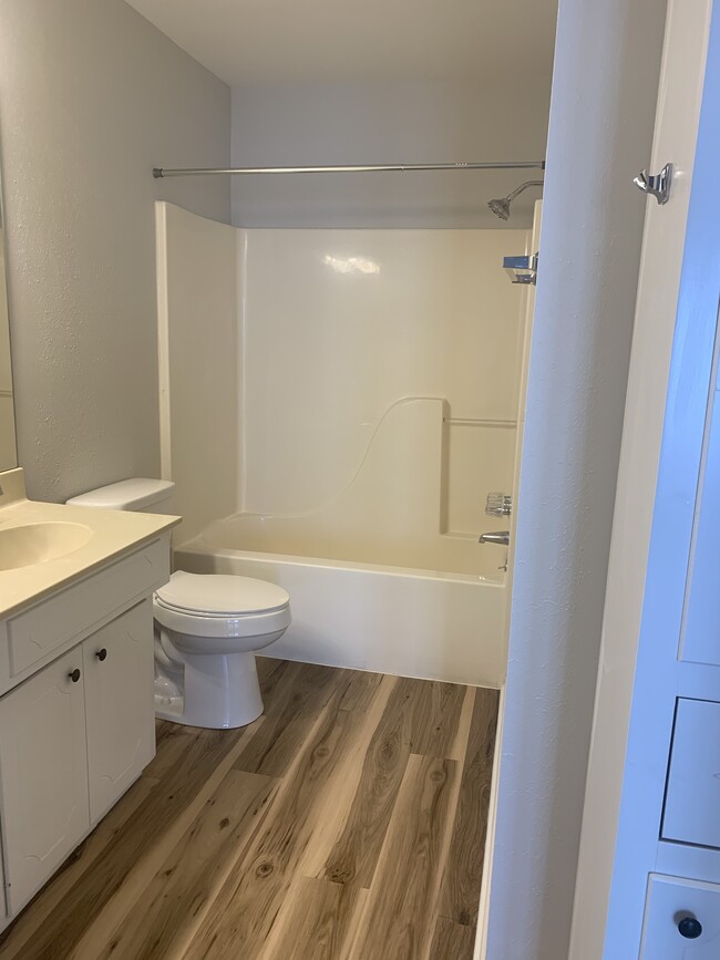 Building Photo - 5005 Longstreet Pl