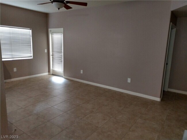 Building Photo - 1050 E Cactus Ave
