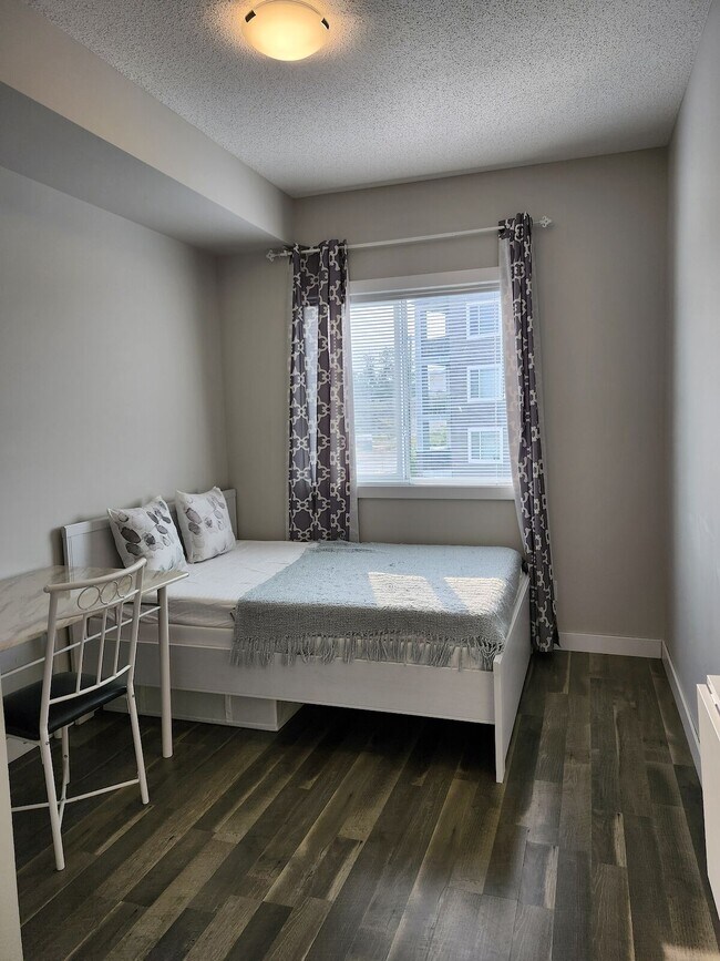 Photo du bâtiment - 8 Sage Hill Ter NW