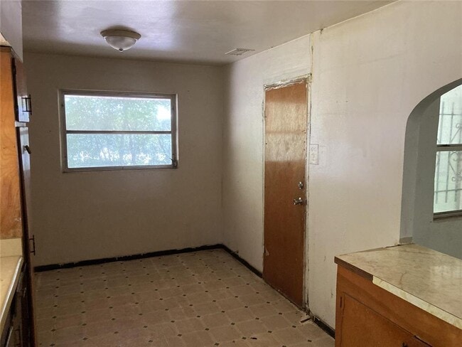 Building Photo - 802 High St