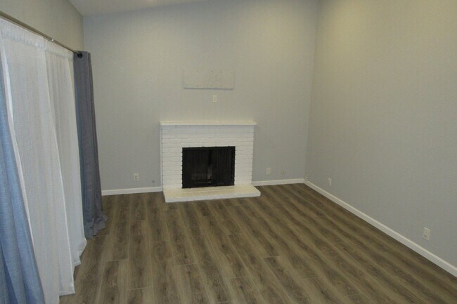 Foto del edificio - Updated 3 Bed, 2 Bath Home Close to Dublin HS