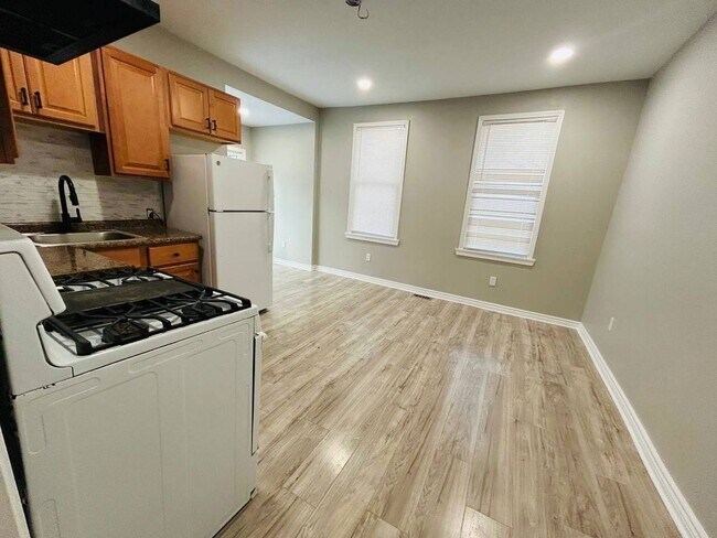 Foto del edificio - 541 Roseland Ave