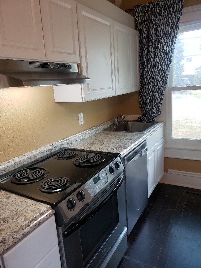 Newly redone kitchen - 2250 A St