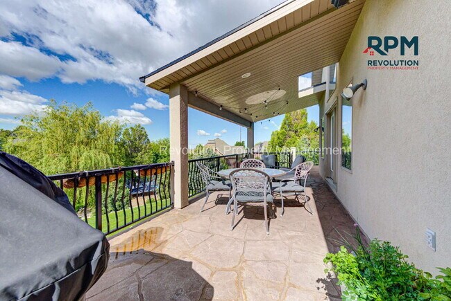Building Photo - "Spacious Elegance: Stunning 6-Bedroom Ret...