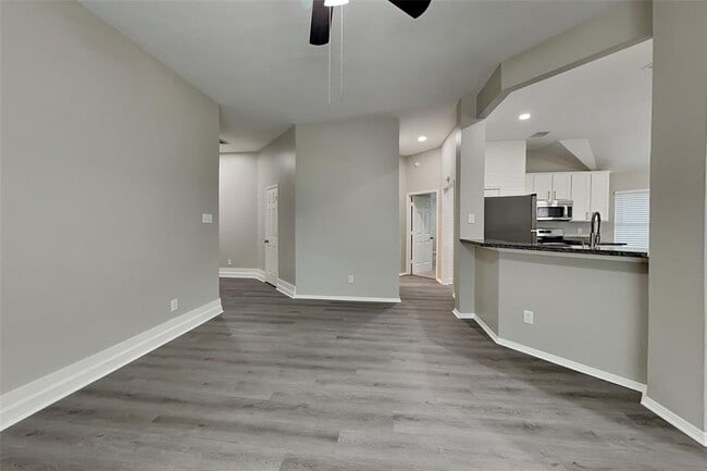 Building Photo - 3623 Sparrow Dr