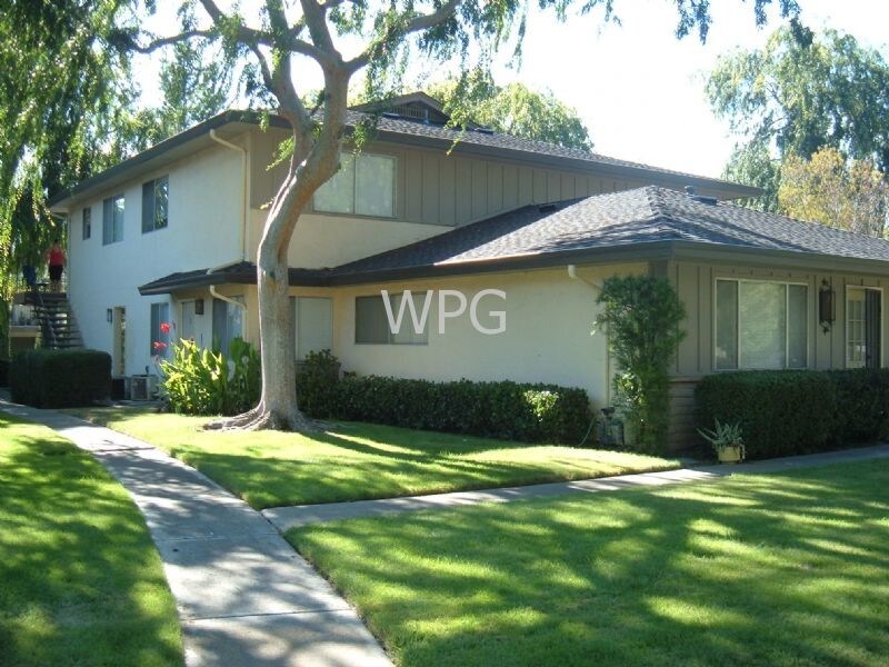 Foto principal - 323 N 2nd St