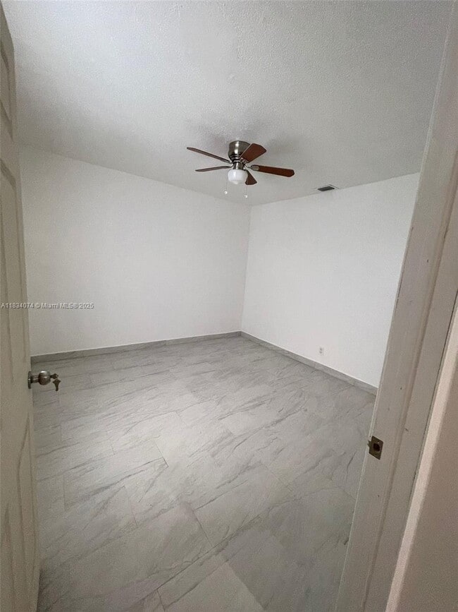 Foto del edificio - 4714 NW 50th St