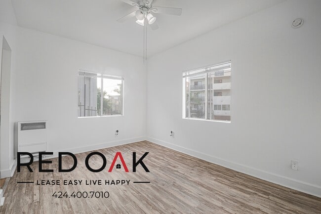 Foto del edificio - 250 Loma Dr