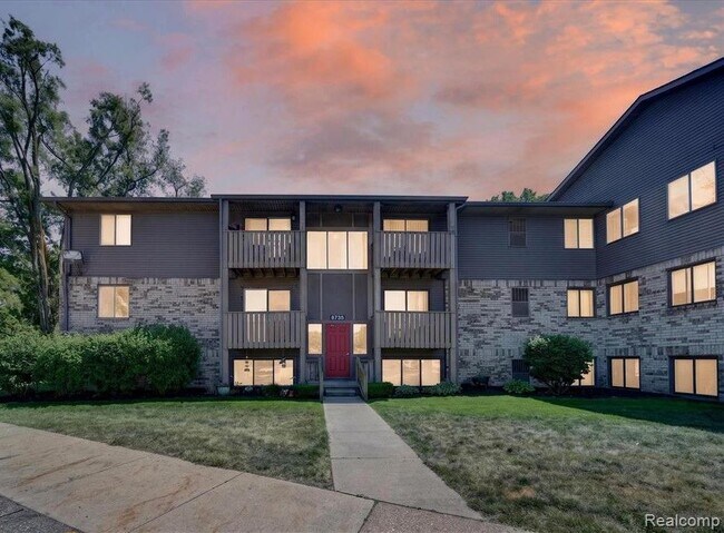 Foto del edificio - 8735 Greenwillow St