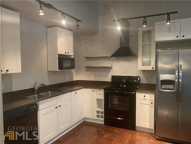 Foto del edificio - 1715 Liberty Ln