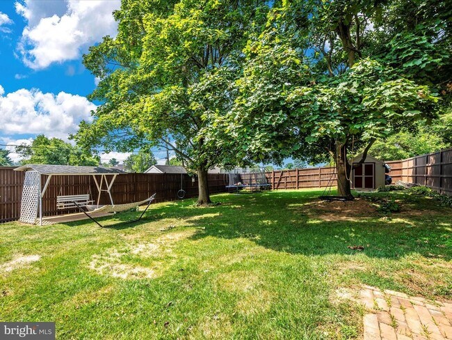 Foto del edificio - 413 Pangborn Blvd