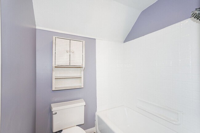 Building Photo - 3 Bed/1 Bath Single Family Home!