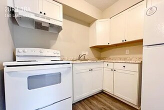 Building Photo - 160 Landings Dr