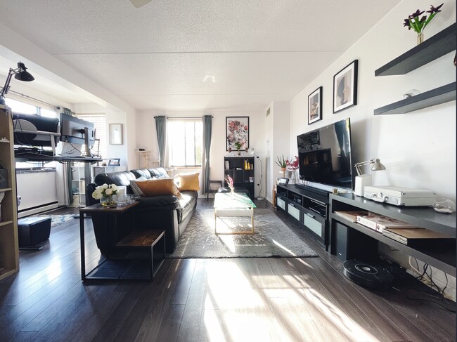 Foto del edificio - 100 Ledgewood Dr