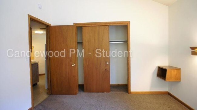 Foto del edificio - 301 Lindbergh Ave