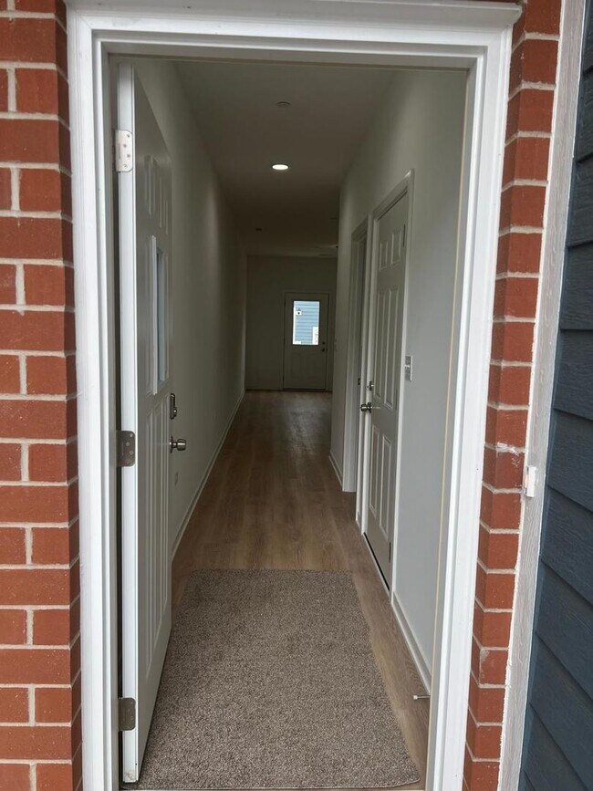 Foto del edificio - 1053 Gillespie Ln