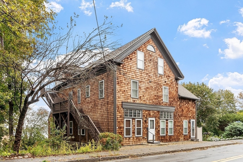 Primary Photo - 105 Granite St