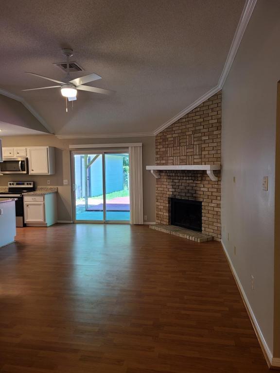 Foto del edificio - 25110 Firewood Ln