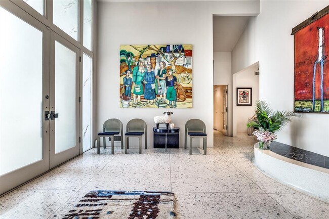 Foto del edificio - 5511 Royal Ln
