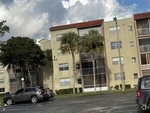 Building Photo - 1820 N Lauderdale Ave