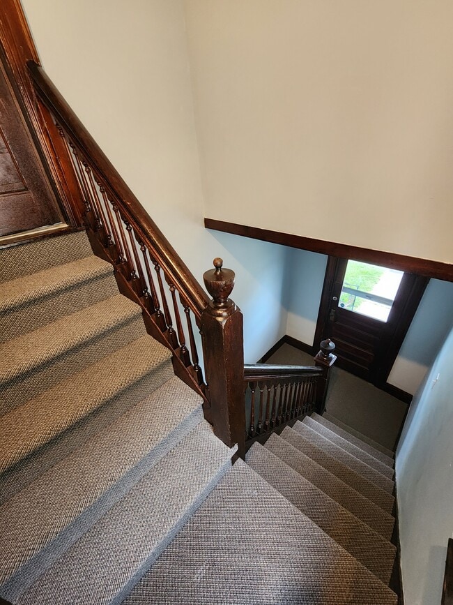 Building Photo - 260 Tennyson Ave