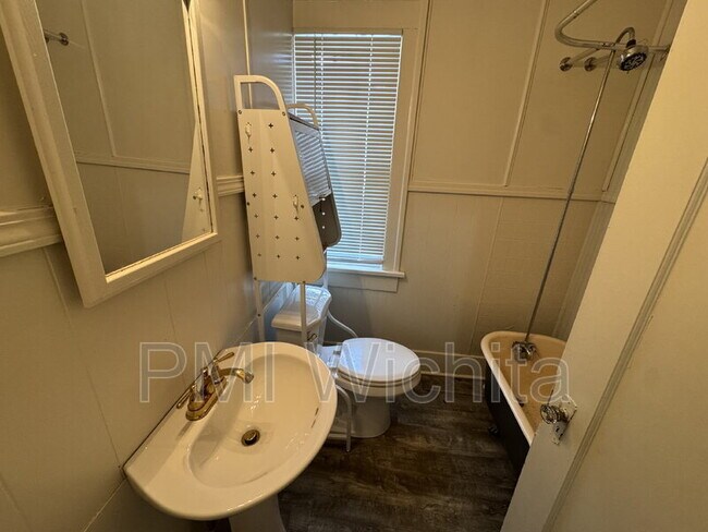 Foto del edificio - 422 S Glenn St