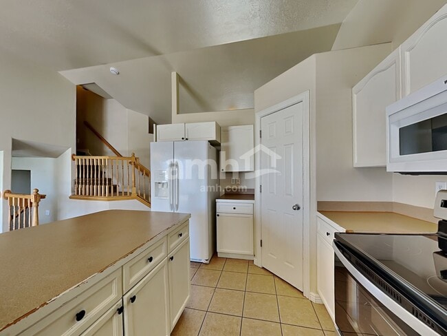 Building Photo - 980 Inverness Dr