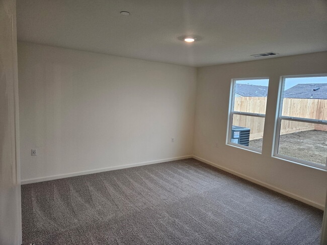 Building Photo - 630 Marshall Ln